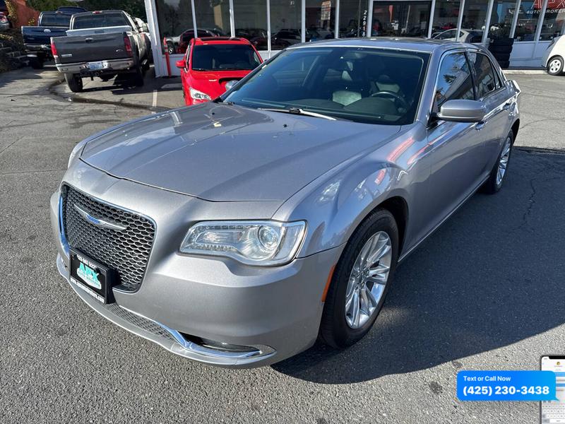2018 Chrysler 300 Touring L RWD